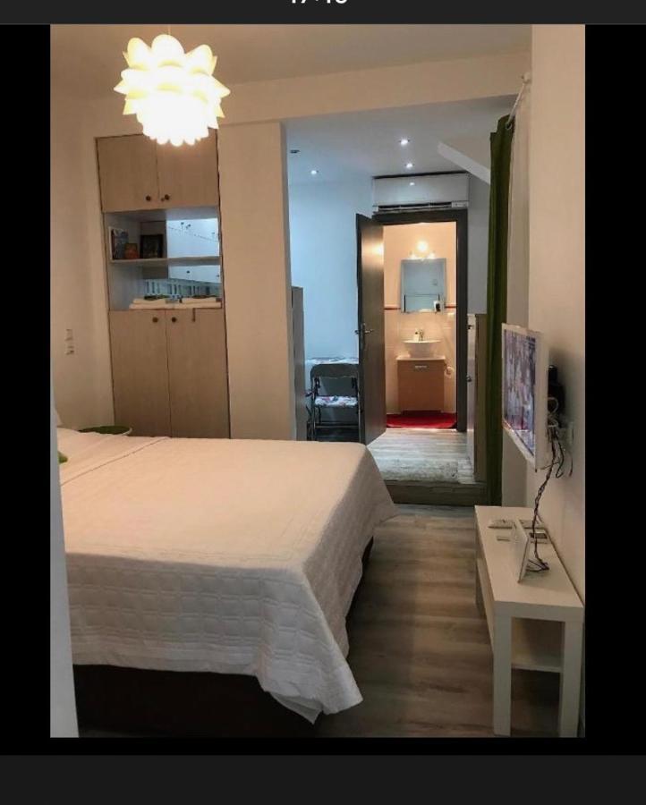 Small Budget Diamond Apartment In Agias Sofias. Saloniki Zewnętrze zdjęcie